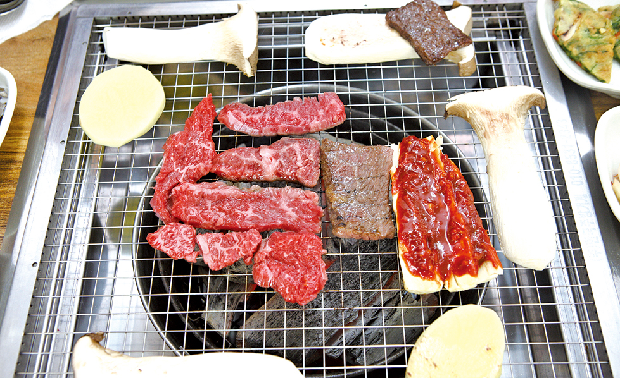 한우먹거리촌 고기가 맛있네!1