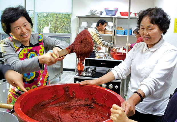 김해시여성센터 '배울게 많네'1
