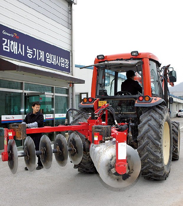 비싼 농기계 빌려 쓰세요!1