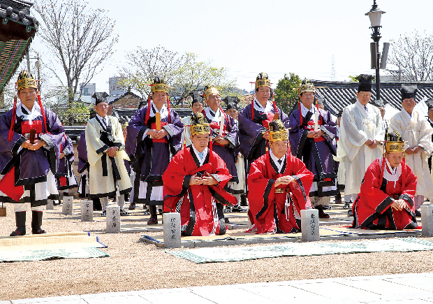 가락국 시조대왕 춘향대제 봉행1