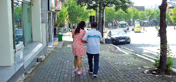 어둠 속 등대 처럼1