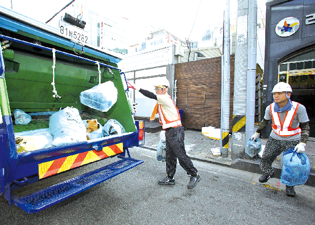 청소 용역업체 독점 깨고 시민 중심의 청소 행정 개편 '정당'1