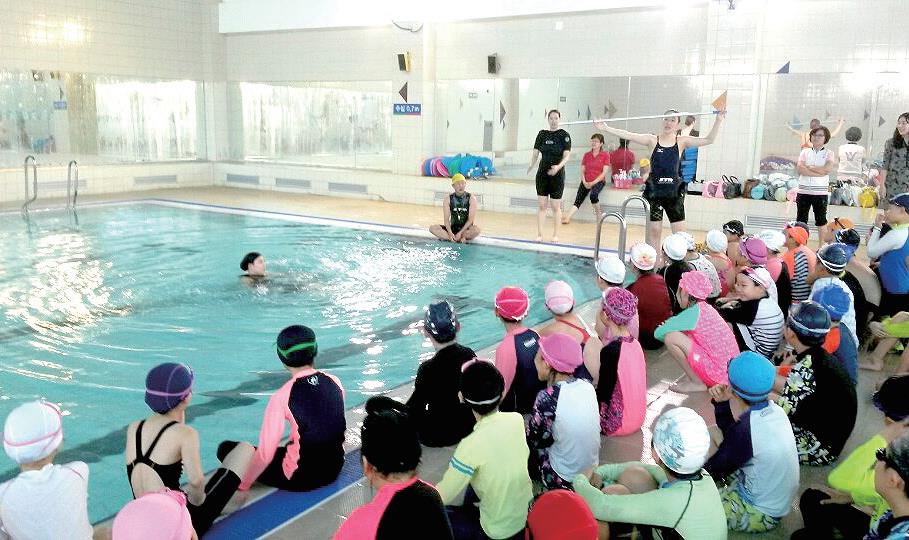 초등학생 '생존 수영 실습' 다시 시작