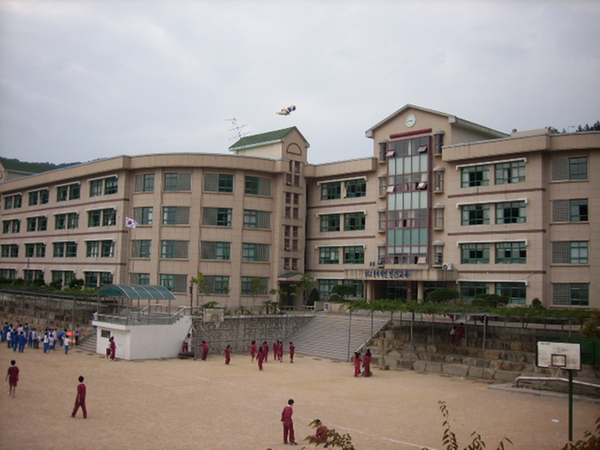 김해영운중학교