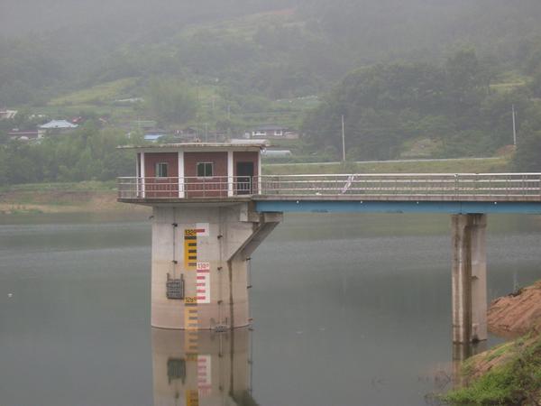 취수탑기계공사