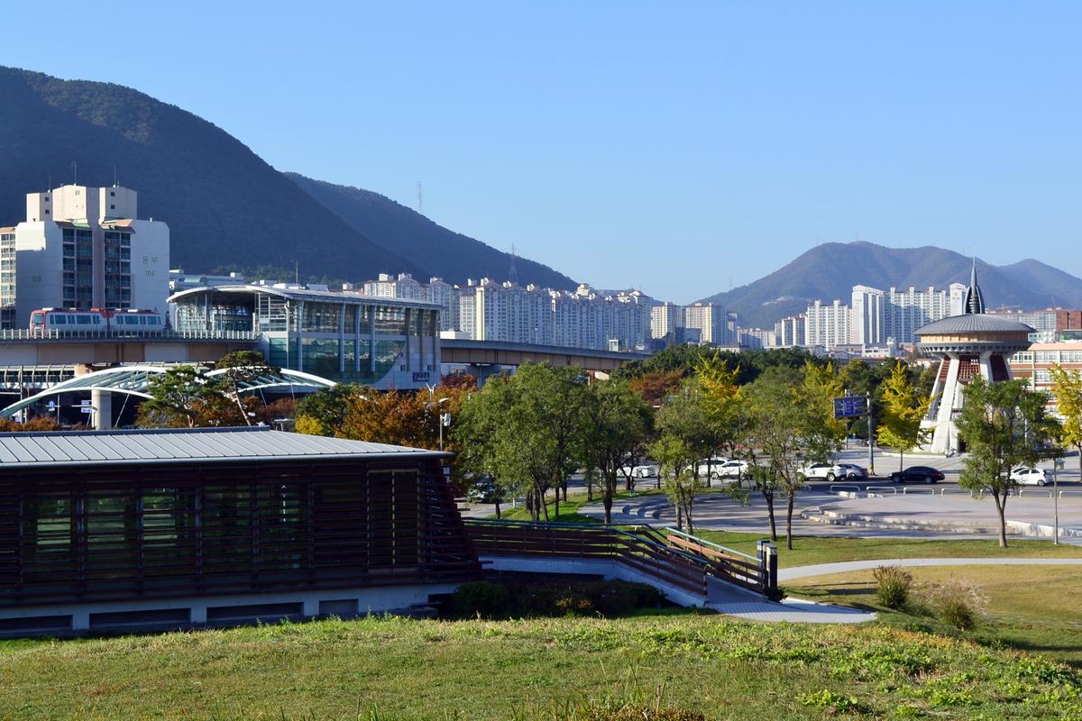 대성동고분과 박물관역