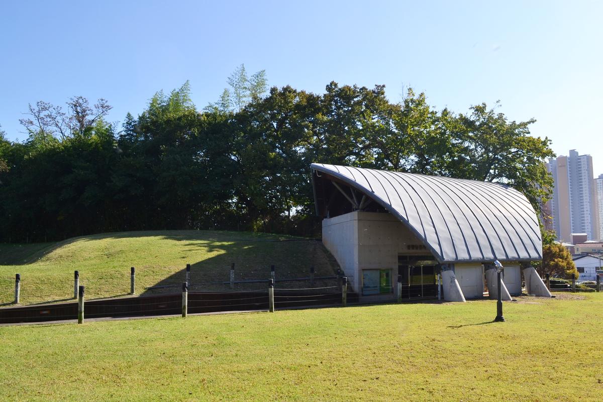 봉황동유적패총전시관