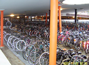 역광장 하부 : 자전거 관리소