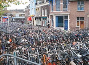 델프트 중앙역 : 3,500대 수용