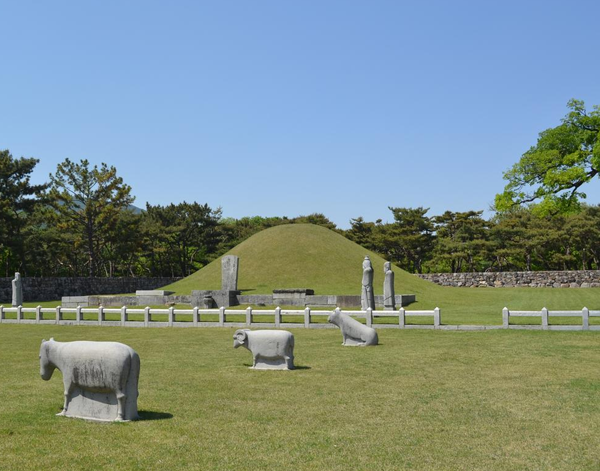 Royal Tomb of King Suro in Gimhae 