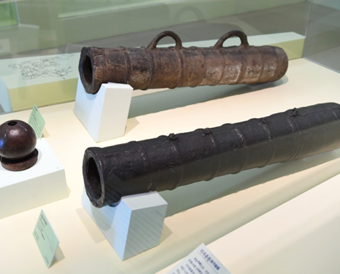 청동으로 만든 우리의 고유화포인 자자총통