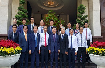2020년 교류실무협의 당시 김해시·비엔호아시 대표단 기념사진
