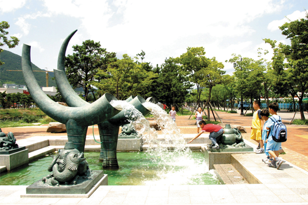 해반천과 가야의 거리