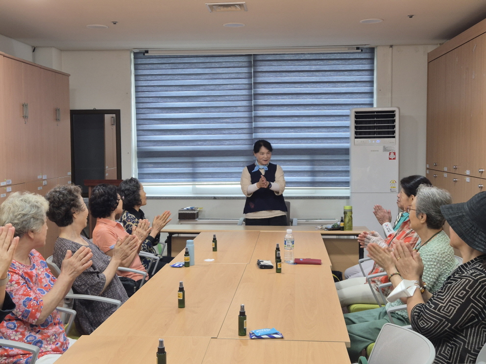 내가 좋아하는 향기를 찾아보고 힐링스프레이를 만들었어요