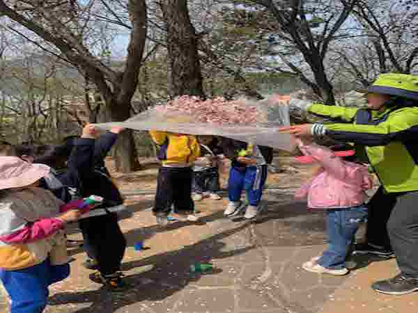 벚꽃을 날려보자!