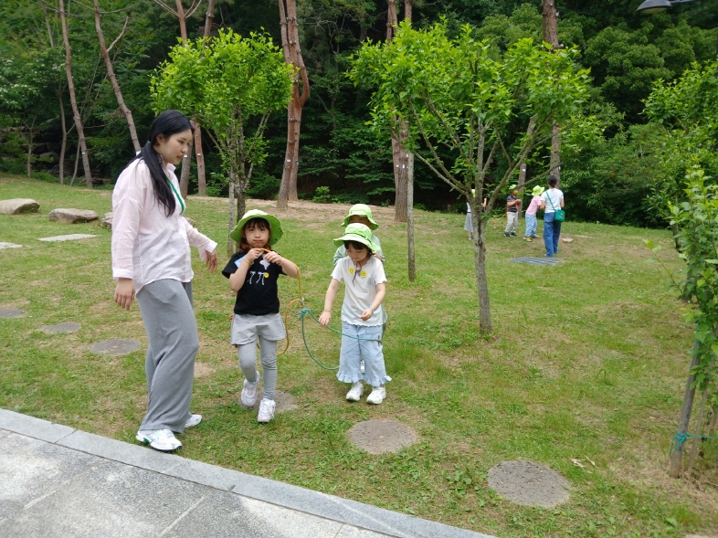 곤충이 꽃을 좋아해요