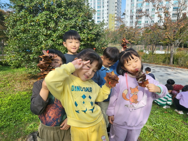 알록달록 낙엽 꼬치를 만들었어요